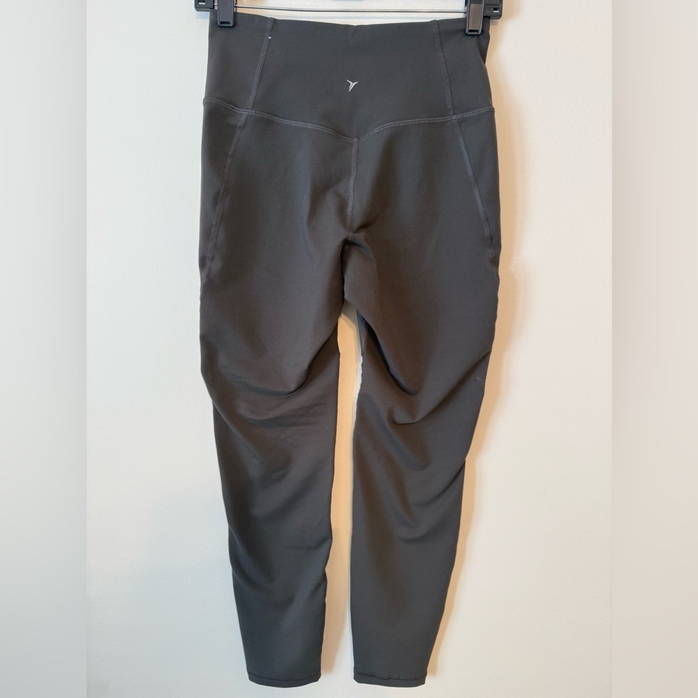 Old Navy Active Go-Dry Elevate Leggings - Picture 2 of 5